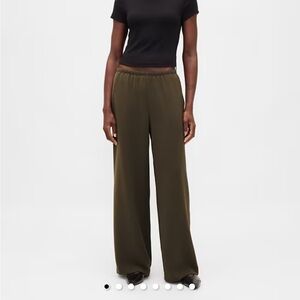 Gap Easy Wide-Leg Pants